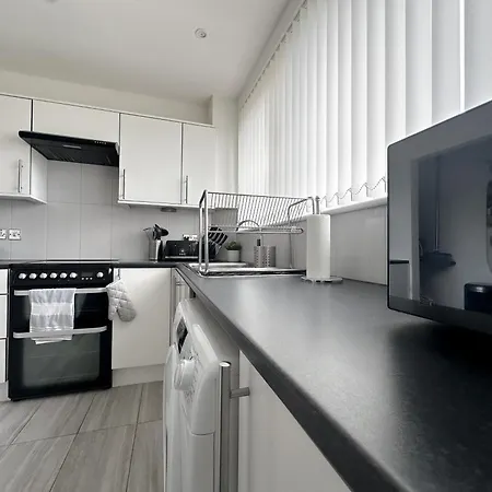 Apartment Contemporary And Cosy Apartment- Free Parking & Wi-fi Birmingham