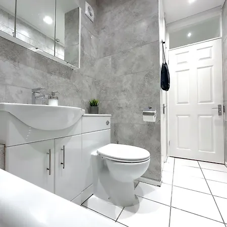 Contemporary And Cosy Apartment- Free Parking & Wi-fi Διαμέρισμα Μπέρμιγχαμ