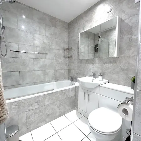Contemporary And Cosy Apartment- Free Parking & Wi-fi Διαμέρισμα Μπέρμιγχαμ
